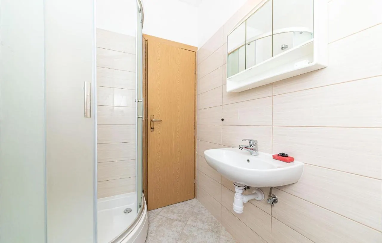 Cozy Apartment In Slatine With Wifi 0*,